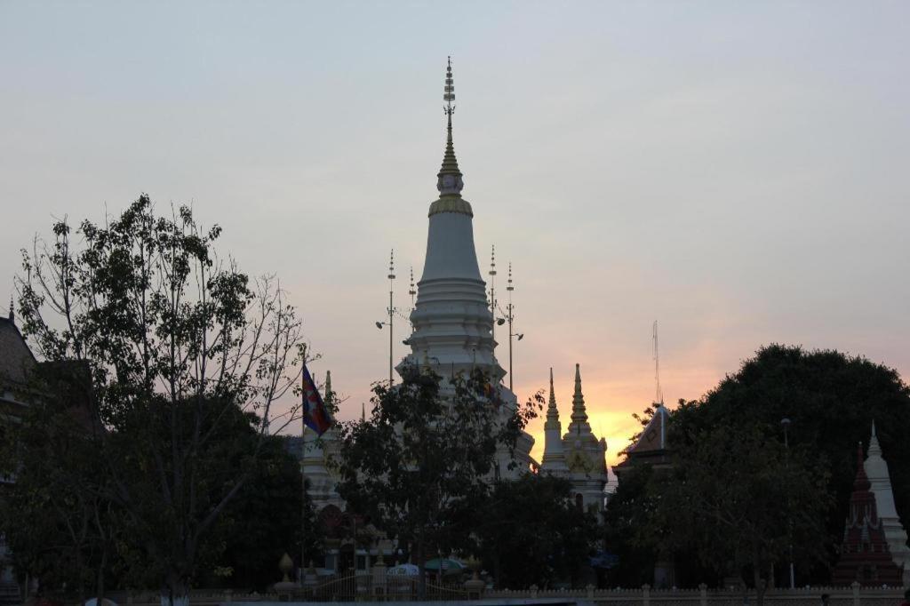 V Boutique Hotel @ Koh Pich Phnom Penh Exterior photo